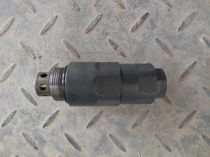 XCMG922500181 Port Relief Valve